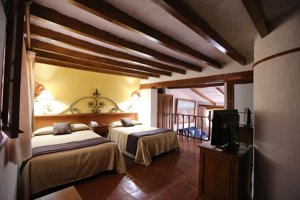 Villa San Jose Hotel & Suites มอเรเลีย ภายนอก รูปภาพ