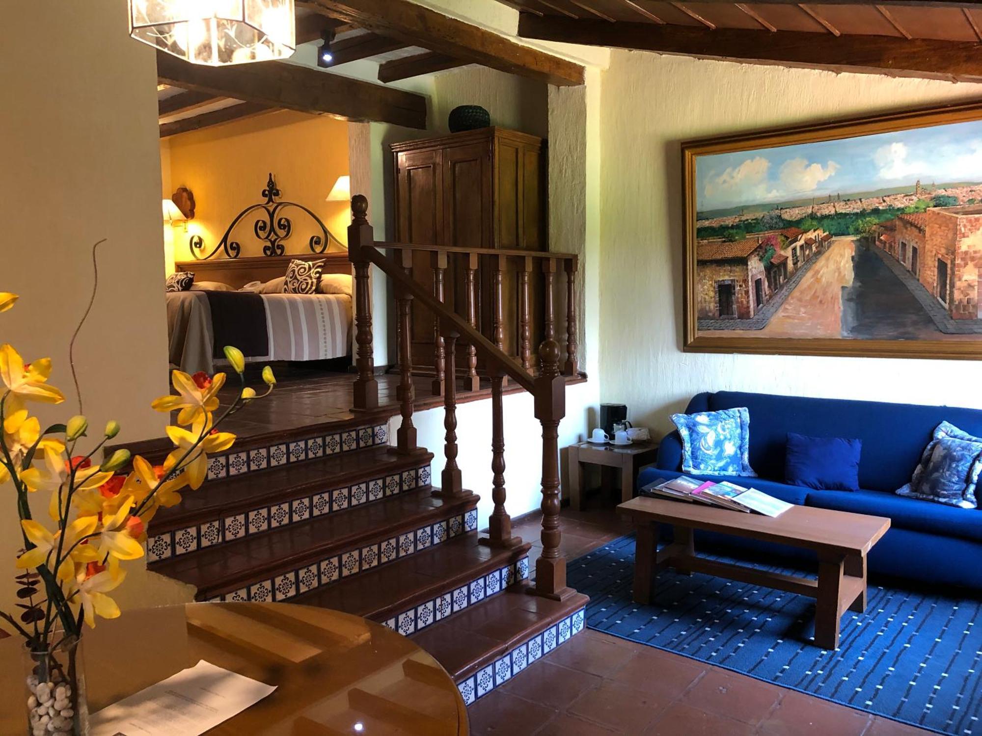 Villa San Jose Hotel & Suites มอเรเลีย ภายนอก รูปภาพ